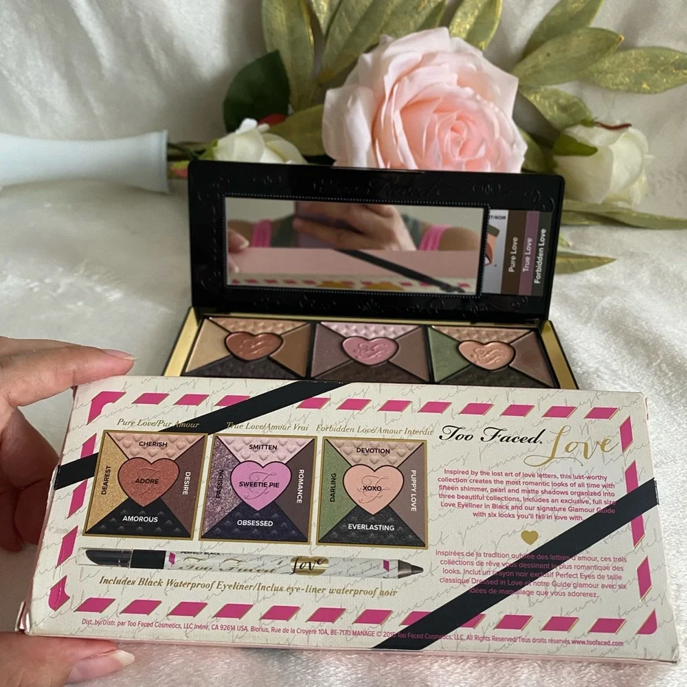 Too Faced - LOVE - Passionately Pretty Eye Shadow Collection Palette